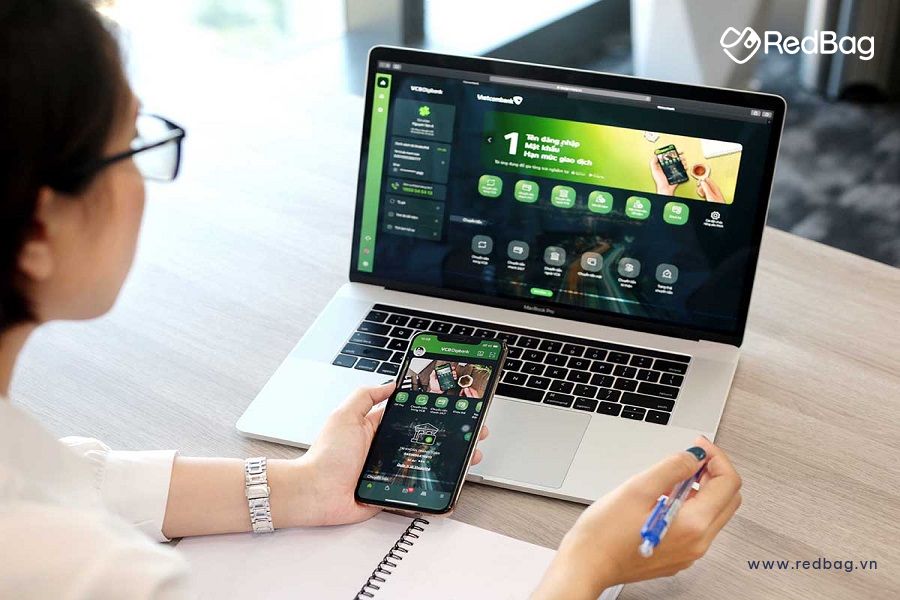 Chuyển Tiền Thành Công Nhưng Không Nhận Được Tiền Vietcombank Làm Sao?: Hướng Dẫn Chi Tiết & So Sánh An Toàn 2026